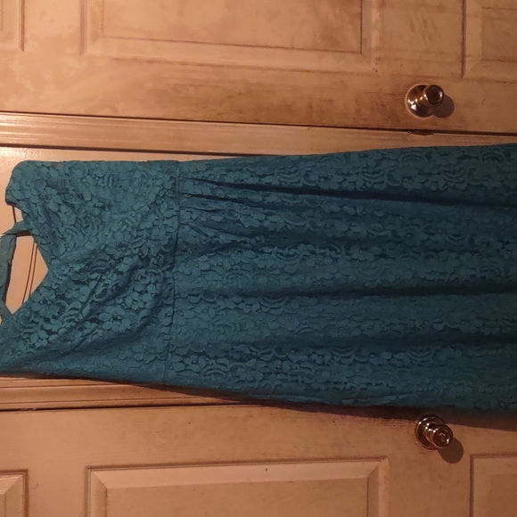Bride's maid dress turquoise size 16 from David's bridal. - Picture 2 of 2